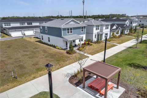 House in Orlando, Florida 4 bedrooms, 217.76 sq.m. № 1598309 - photo 5