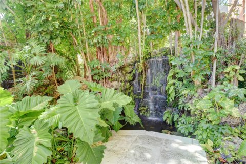 Купить кондоминиум в Майами, Флорида 1 спальня, 65.96м2, № 1960667 - фото 22