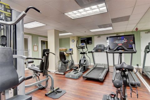 Купить кондоминиум в Майами, Флорида 1 спальня, 65.96м2, № 1960667 - фото 29