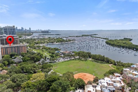 Купить кондоминиум в Майами, Флорида 1 спальня, 65.96м2, № 1960667 - фото 17