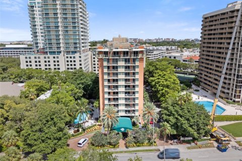 Купить кондоминиум в Майами, Флорида 1 спальня, 65.96м2, № 1960667 - фото 16