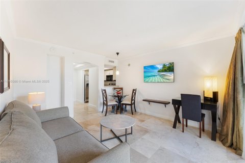 Купить кондоминиум в Майами, Флорида 1 спальня, 65.96м2, № 1960667 - фото 11