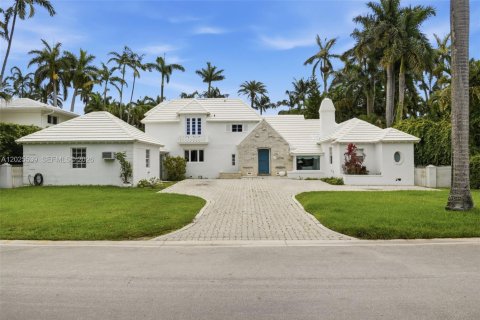 Villa ou maison à Miami Beach, Floride 4 chambres, 367.15 m2 № 2154531