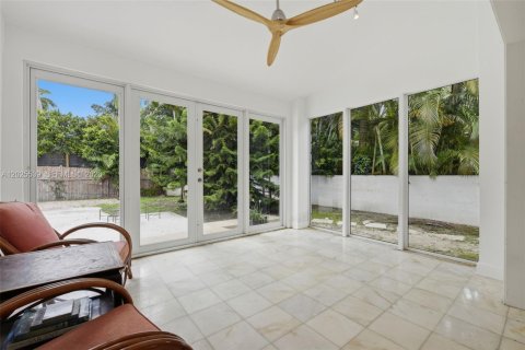Villa ou maison à vendre à Miami Beach, Floride: 4 chambres, 367.15 m2 № 2154531 - photo 20
