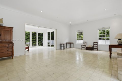 Villa ou maison à vendre à Miami Beach, Floride: 4 chambres, 367.15 m2 № 2154531 - photo 15