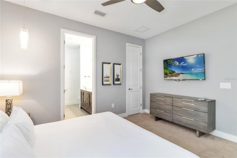 House in Four Corners, Florida 12 bedrooms, 550.17 sq.m. № 1873765 - photo 22