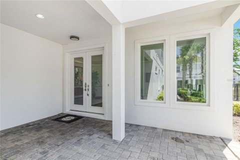 House in Four Corners, Florida 12 bedrooms, 550.17 sq.m. № 1873765 - photo 2