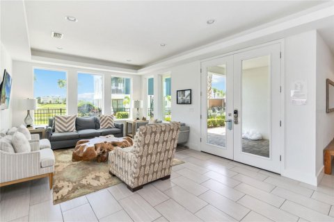 House in Four Corners, Florida 12 bedrooms, 550.17 sq.m. № 1873765 - photo 3
