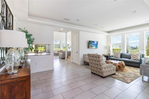 House in Four Corners, Florida 12 bedrooms, 550.17 sq.m. № 1873765 - photo 4