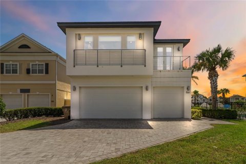 House in Four Corners, Florida 12 bedrooms, 550.17 sq.m. № 1873765 - photo 1