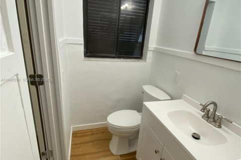 Villa ou maison à louer à Dania Beach, Floride: 3 chambres, 147.99 m2 № 1999587 - photo 12