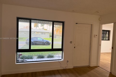 Villa ou maison à louer à Dania Beach, Floride: 3 chambres, 147.99 m2 № 1999587 - photo 5