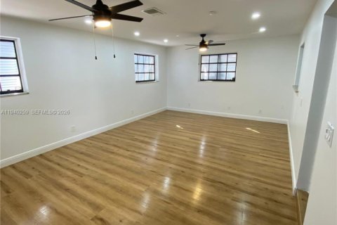 Villa ou maison à louer à Dania Beach, Floride: 3 chambres, 147.99 m2 № 1999587 - photo 19