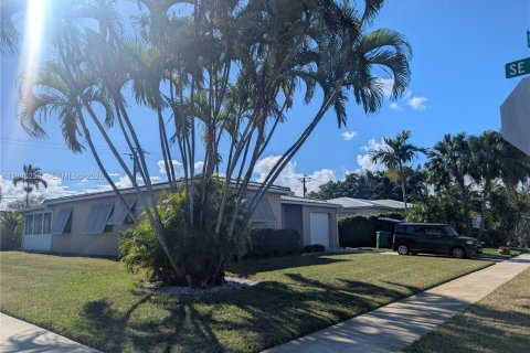 Villa ou maison à Dania Beach, Floride 3 chambres, 147.99 m2 № 1999587