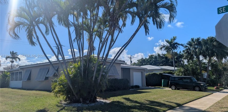 Villa ou maison à Dania Beach, Floride 3 chambres, 147.99 m2 № 1999587