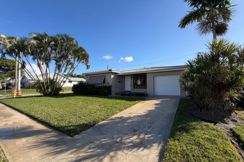 Villa ou maison à louer à Dania Beach, Floride: 3 chambres, 147.99 m2 № 1999587 - photo 2