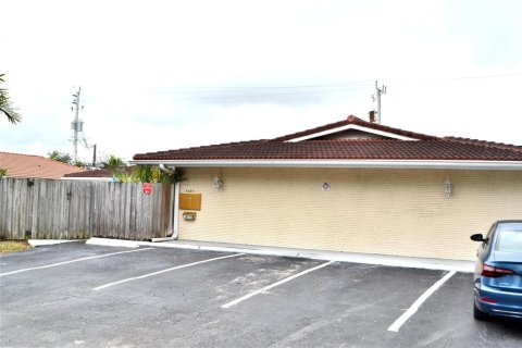 Apartamento en alquiler en Fort Lauderdale, Florida, 1 dormitorio, 350.33 m2 № 2253026 - foto 4