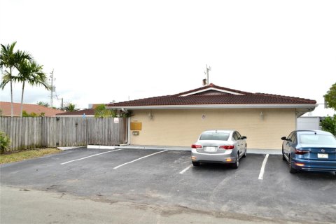 Apartamento en alquiler en Fort Lauderdale, Florida, 1 dormitorio, 350.33 m2 № 2253026 - foto 2