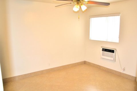 Apartamento en alquiler en Fort Lauderdale, Florida, 1 dormitorio, 350.33 m2 № 2253026 - foto 10