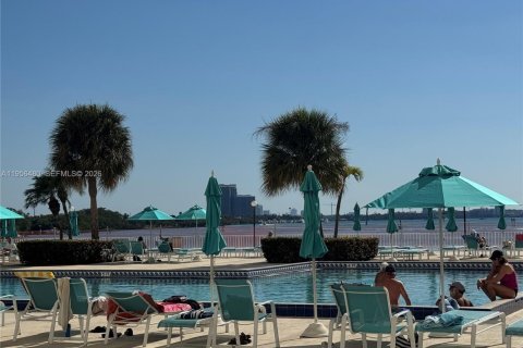 Купить кондоминиум в Санни-Айлс-Бич, Флорида 1 спальня, 70.79м2, № 2023902 - фото 4