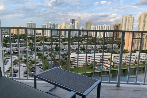Купить кондоминиум в Санни-Айлс-Бич, Флорида 1 спальня, 70.79м2, № 2023902 - фото 9