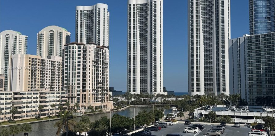 Кондоминиум с 1 спальней в Санни-Айлс-Бич, Флорида № 2023902