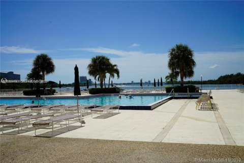 Купить кондоминиум в Санни-Айлс-Бич, Флорида 1 спальня, 70.79м2, № 2023902 - фото 10