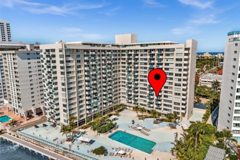 Condo in Miami Beach, Florida, 1 bedroom  № 2068633 - photo 28