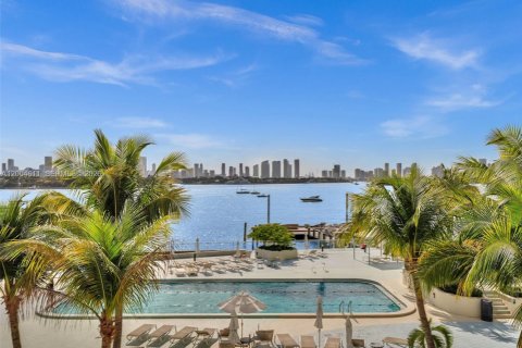 Condo in Miami Beach, Florida, 1 bedroom  № 2068633 - photo 6