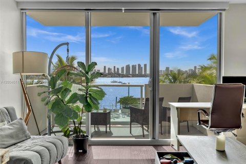 Condo in Miami Beach, Florida, 1 bedroom  № 2068633