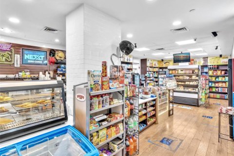 Condo in Miami Beach, Florida, 1 bedroom  № 2068633 - photo 24