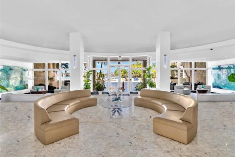 Condo in Miami Beach, Florida, 1 bedroom  № 2068633 - photo 20