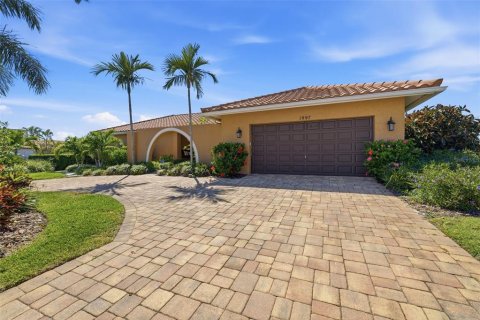 House in Saint Petersburg, Florida 4 bedrooms, 229.65 sq.m. № 2129697 - photo 4