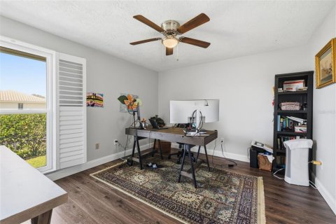 House in Saint Petersburg, Florida 4 bedrooms, 229.65 sq.m. № 2129697 - photo 29