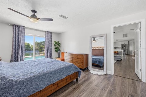 House in Saint Petersburg, Florida 4 bedrooms, 229.65 sq.m. № 2129697 - photo 23