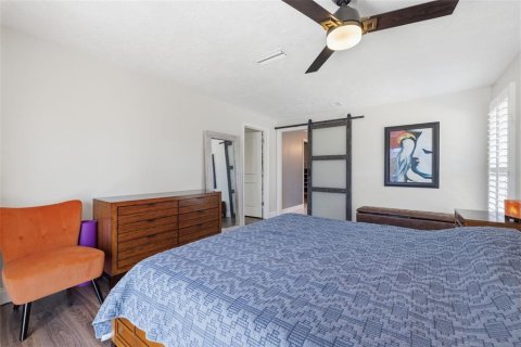 House in Saint Petersburg, Florida 4 bedrooms, 229.65 sq.m. № 2129697 - photo 24
