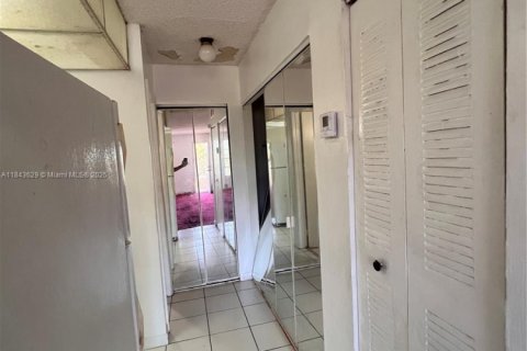 Condo in Miami Gardens, Florida  № 1836592 - photo 7