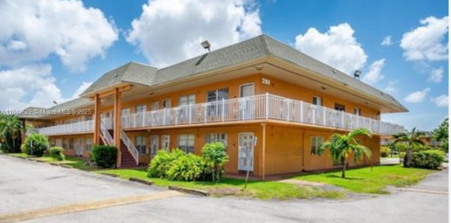 Studio in the Condo in Miami Gardens, Florida  № 1836592