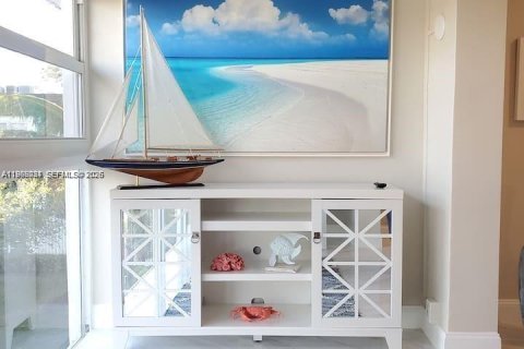 Condominio en venta en Lauderdale-by-the-Sea, Florida, 2 dormitorios, 92.9 m2 № 2031856 - foto 18