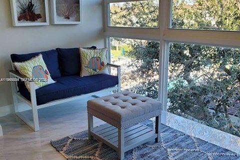 Condominio en venta en Lauderdale-by-the-Sea, Florida, 2 dormitorios, 92.9 m2 № 2031856 - foto 12