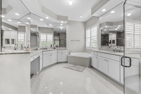 House in Jupiter, Florida 5 bedrooms, 365.48 sq.m. № 2188593 - photo 20