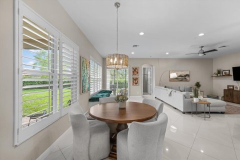 House in Jupiter, Florida 5 bedrooms, 365.48 sq.m. № 2188593 - photo 9