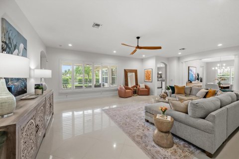 House in Jupiter, Florida 5 bedrooms, 365.48 sq.m. № 2188593 - photo 3