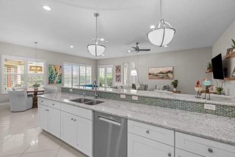 House in Jupiter, Florida 5 bedrooms, 365.48 sq.m. № 2188593 - photo 15