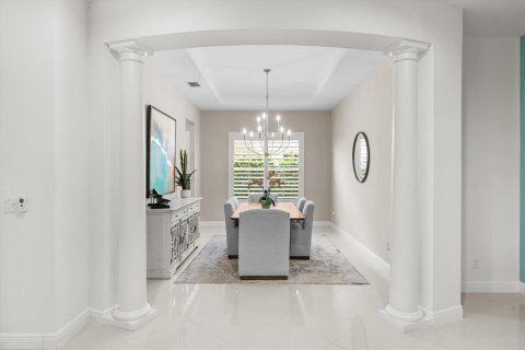 House in Jupiter, Florida 5 bedrooms, 365.48 sq.m. № 2188593 - photo 17