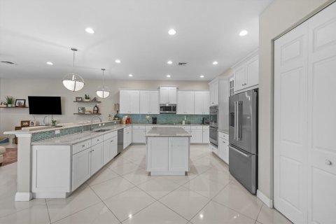 House in Jupiter, Florida 5 bedrooms, 365.48 sq.m. № 2188593 - photo 11