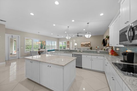 House in Jupiter, Florida 5 bedrooms, 365.48 sq.m. № 2188593 - photo 16