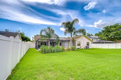House in Valrico, Florida 4 bedrooms, 201.88 sq.m. № 1780632 - photo 28