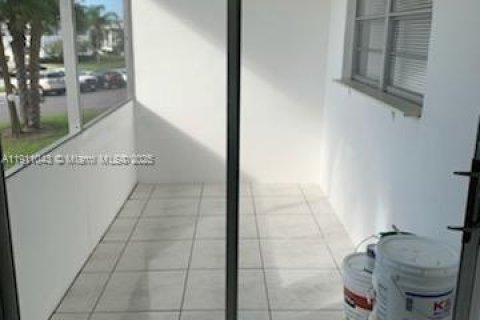 Купить кондоминиум в Маргит, Флорида 1 спальня, 66.89м2, № 1966179 - фото 9