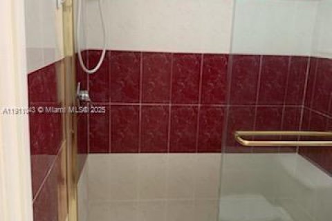 Купить кондоминиум в Маргит, Флорида 1 спальня, 66.89м2, № 1966179 - фото 10